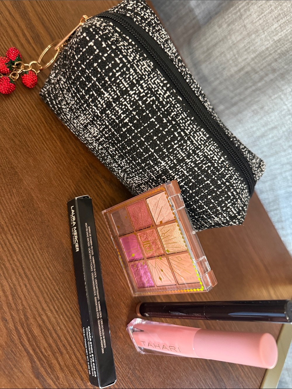 laura mercier Eyeshadow Stick, Eyeshadow Palette Black Tweed Makeup Bag, 🍒 Charm - Picture 5 of 9